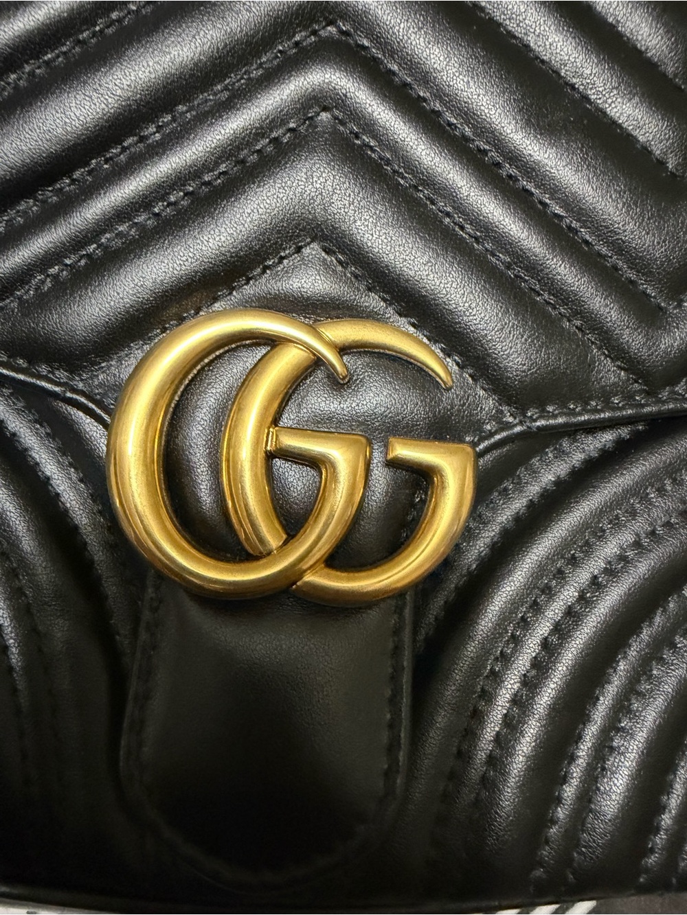 Gucci GG Marmont Black Leather Crossbody Bag with Red-White-Blue Strap - Picture 8 of 9